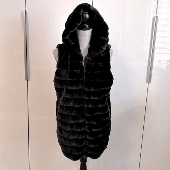 ARTIZAN ROBIN BARRE NWOT Black Faux Fur Vest Lined With Hood Pockets, Size L/XL - Picture 1 of 11